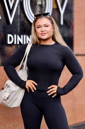 Fitness-Influencerin Sophia Thiel vor der Abfahrt zur 2. Show der 17. Staffel der RTL-Tanzshow Let s Dance . Köln, 01.03.2024 NRW Deutschland Copyright: xChristophxHardtx