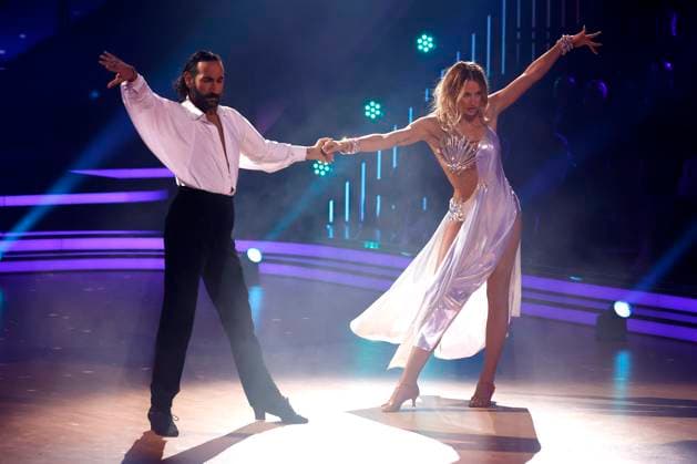 Lulu Lewe mit Massimo Sinato in der zweiten Live-Show der 17. Staffel der RTL-Tanzshow Let s Dance im MMC Coloneum. Köln, 08.03.2024