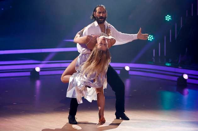 Lulu Lewe mit Massimo Sinato in der zweiten Live-Show der 17. Staffel der RTL-Tanzshow Let s Dance im MMC Coloneum. Köln, 08.03.2024