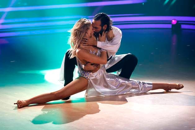 Lulu Lewe mit Massimo Sinato in der zweiten Live-Show der 17. Staffel der RTL-Tanzshow Let s Dance im MMC Coloneum. Köln, 08.03.2024