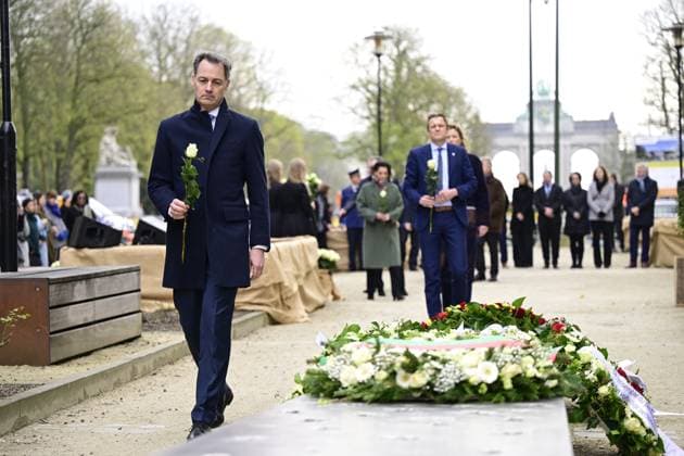 News Bilder des Tages Prime Minister Alexander De Croo pictured during a ceremony to commemorate the victims of terrorist attacks in Belgium and all Belgian victims of terrorist attacks abroad, Friday 22 March 2024, at the memorial in the Rue de la Loi Wetstraat in Brussels. On March 22 2016, 32 people were killed and 324 got injured in suicide bombings at Zaventem national airport and Maalbeek Maelbeek metro station, which were claimed by ISIL. LAURIExDIEFFEMBACQ 89637028