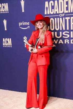 May 16, 2024, Frisco, Tx, USA: Lainey Wilson, winner of the Entertainer of the Year award, Female Artist of the Year, and Music Event of the Year award for Save Me,†poses in the press room during the 59th Academy of Country Music Awards at The Ford Center at The Star on May 16, 2024 in Frisco, Texas. Frisco USA - ZUMAs181 20240516_zea_s181_448 Copyright: xOzziexBx
