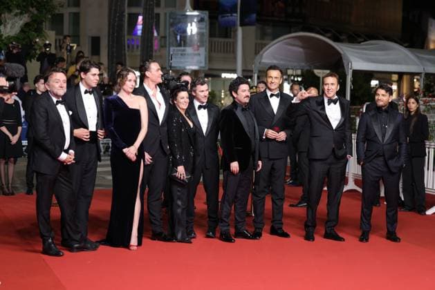 Cannes The Surfer Screening DB Austen Wilmot, Robert Connolly, a guest, Justin Rosniak, Alexander Bertrand, Nicolas Cage, Julian McMahon, Leonora Darby, Lorcan Finnegan, Brunella Cocchiglia and Thomas Martin attend the The Surfer Red Carpet at the 77th annual Cannes Film Festival at Palais des Festivals on May 17, 2024 in Cannes, France. Photo by David Boyer ABACAPRESS.COM Cannes France Copyright: xBoyerxDavid ABACAx