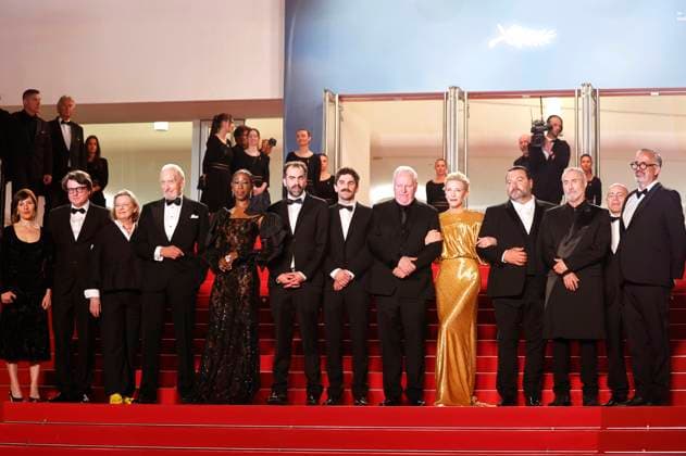 Fritzi Adelman, Philipp Kreuzer, Liz Jarvis, Charles Dance, Nikki Amuka-Bird, Galen Johnson, Evan Johnson, Guy Maddin, Cate Blanchett, Denis Menochet, Roy Dupuis und Gast bei der Premiere des Kinofilms Rumours auf dem Festival de Cannes 2024 77. Internationale Filmfestspiele von Cannes im Palais des Festivals. Cannes, 18.05.2024