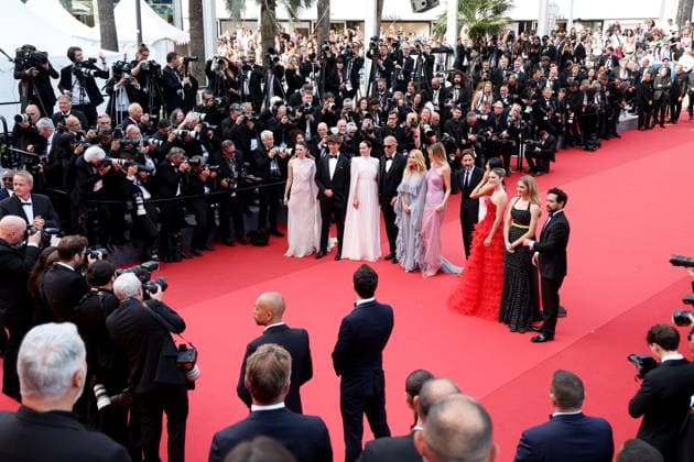 J Montà e des marches du film  Horizon An american saga  lors du 77eme Festival International du Film de Cannes Ella Hunt, Hayes Costner, Jena Malone,, Kevin Costner, Sienna Miller, Abbey Lee Kershaw, Luke Wilson, Wasà Chief, Isabelle Fuhrman, Georgia MacPhail, Alejandro Edda Montà e des marches of the movie  Horizon An american saga  during the 77th Cannes International Film Festival at the Palais des Festivals in Cannes On may 19th 2024 Jacovides Moreau Bestimage Red carpet of the movie  Horizon An american saga  during the 77th Cannes International Film Festival at the Palais des Festivals in Cannes, France On may 19th 2024 Cannes France Copyright: xJACOVIDES-MOREAUx xBESTIMAGExJACOVIDES-MOREAUx xBESTIMAGEx