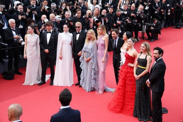 J Montà e des marches du film  Horizon An american saga  lors du 77eme Festival International du Film de Cannes Ella Hunt, Hayes Costner, Jena Malone,, Kevin Costner, Sienna Miller, Abbey Lee Kershaw, Luke Wilson, Wasà Chief, Isabelle Fuhrman, Georgia MacPhail, Alejandro Edda Montà e des marches of the movie  Horizon An american saga  during the 77th Cannes International Film Festival at the Palais des Festivals in Cannes On may 19th 2024 Jacovides Moreau Bestimage Red carpet of the movie  Horizon An american saga  during the 77th Cannes International Film Festival at the Palais des Festivals in Cannes, France On may 19th 2024 Cannes France Copyright: xJACOVIDES-MOREAUx xBESTIMAGExJACOVIDES-MOREAUx xBESTIMAGEx
