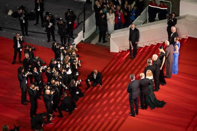 Pool Descente des marches du film  The Shrouds  lors du 77eme Festival International du Film de Cannes Saïd Ben Saïd, Martin Katz, Elizabeth Saunders, Guy Pearce, David Cronenberg, Sandrine Holt, Vincent Cassel, Diane Kruger, Thierry Frà maux Descente des marches du film  Les Linceuls  lors du 77eme Festival International du Film de Cannes, au Palais des Festivals à Cannes On may 20th 2024 Olivier Borde Bestimage People leaving the red carpet of the movie  The Shrouds  during the 77th Cannes International Film Festival at the Palais des Festivals in Cannes, France On may 20th 2024 Cannes France Copyright: xOLIVIERxBORDEx xBESTIMAGExOLIVIERxBORDEx xBESTIMAGEx