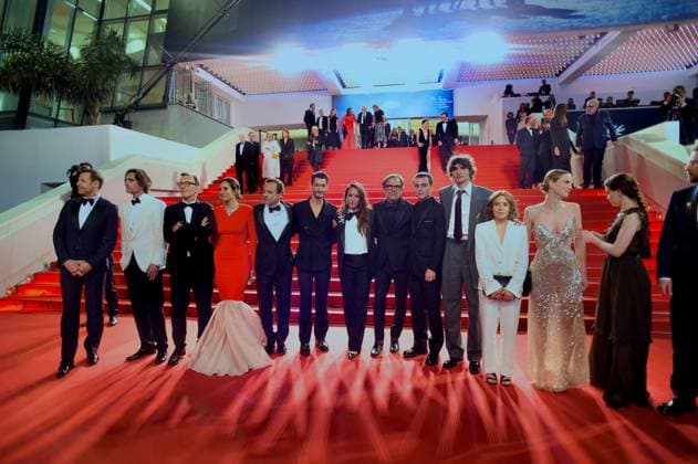 Cannes - Le Comte De Monte-Cristo Screening Alexandre de La Patelliere, Marie Narbonne, Dimitri Rassam, Anamaria Vartolmei, Patrick Mille, Adele Simphal, Vassili Schneider, Matthieu Delaporte, Anaïs Demoustier, Pierre Niney, Pierfrancesco Favino, Laurent Lafitte, Julie de Bona, Julien De Saint-Jean, Jerome Seydoux attends the Le Comte De Monte-Cristo Red Carpet at the 77th annual Cannes Film Festival at Palais des Festivals on May 22, 2024 in Cannes, France. Photo by Franck Castel ABACAPRESS.COM Cannes France Copyright: xCastelxFranck ABACAx
