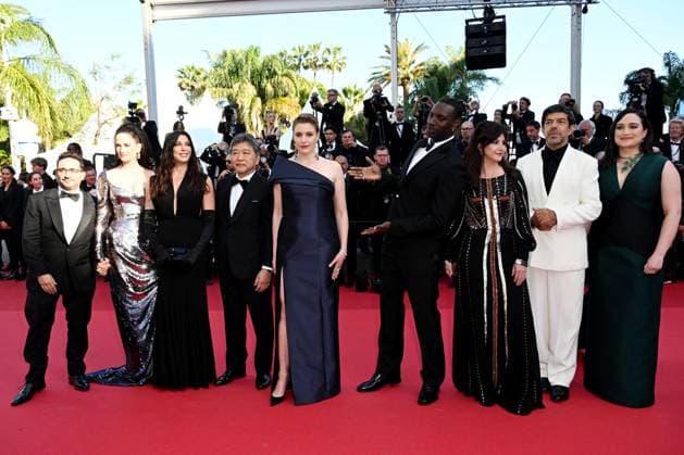 **Cannes, 77th Cannes Film Festival 2024, Final Night, Red Carpet Closing Ceremony. 77th Cannes Film Festival 2024, Final Night, Red Carpet Closing Ceremony. In the photo: the Jury Pierfrancesco Favino, Nadine Labaki, Lily Gladstone, President of the Jury Greta Gerwig, Juan Antonio Bayona, Eva Green, Omar Sy, Ebru Ceylan and Hirokazu Kore-eda Cannes France Copyright: xIPA ABACAx