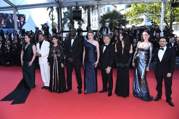 77th Cannes Film Festival 2024, Red carpet film She s Got No Name and Closing ceremony Cannes, 77th Cannes Film Festival 2024, Red carpet Closing ceremony In the photo: Lily Gladstone, Pierfrancesco Favino, Ebru Ceylan, Omar Sy, Greta Gerwig, Hirokazu Kore-eda, Nadine Labaki, Eva Green, Juan Antonio Bayona, Eva Green Cannes France Copyright: xIPA ABACAx