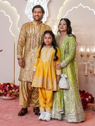 Anant Ambani-Radhika Merchant s wedding Mumbai: Cricketer MS Dhoni with wife Sakshi Dhoni and daughter Ziva Dhoni upon their arrival to attend Anant Ambani and Radhika Merchant s wedding, at Jio World Convention Centre, in Mumbai, Friday, July 12, 2024. (PTI Photo Kunal Patil)(PTI07_12_2024_000262A) Mumbai Maharashtra India Copyright: x-x (PTI07_12_2024_000262A)