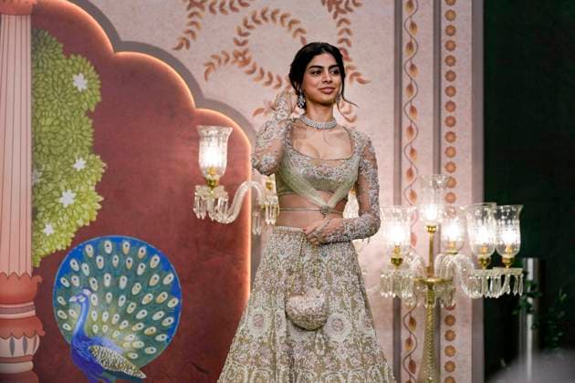 Anant-Radhika s post wedding ceremony Mumbai: Actor Khushi Kapoor poses for photos upon her arrival to attend Anant Ambani and Radhika Merchant s post wedding ‘Blessing Ceremony’, in Mumbai, Saturday, July 13, 2024. (PTI Photo Kunal Patil) (PTI07_13_2024_000273A) Mumbai Maharashtra India Copyright: xKunalxPatilx (PTI07_13_2024_000273A)