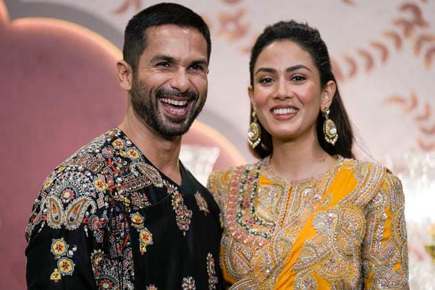 Anant-Radhika s post wedding ceremony Mumbai: Actor Shahid Kapoor and wife Mira Rajput pose for photos upon their arrival to attend Anant Ambani and Radhika Merchant s post wedding ‘Blessing Ceremony’, in Mumbai, Saturday, July 13, 2024. (PTI Photo Kunal Patil) (PTI07_13_2024_000314A) Mumbai Maharashtra India Copyright: xKunalxPatilx (PTI07_13_2024_000314A)