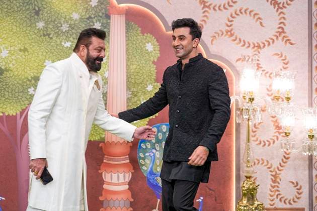 Anant-Radhika s post wedding ceremony Mumbai: Actors Sanjay Dutt and Ranbir Kapoor pose for photos upon their arrival to attend Anant Ambani and Radhika Merchant s post wedding ‘Blessing Ceremony’, in Mumbai, Saturday, July 13, 2024. (PTI Photo Kunal Patil) (PTI07_13_2024_000364B) Mumbai Maharashtra India Copyright: xKunalxPatilx (PTI07_13_2024_000364B)