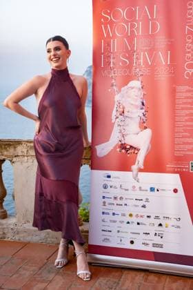 14th Social World Film Festival 2024 in Vico Equense, Italy - 07 Jul 2024 Giovanna Sannino attends the Photocall at the 14th Social World Film Festival 2024. Vico Equense Italy Copyright: xAndreaxGulíx xSOPAxImagesx AGULI_SWFF2024(27)