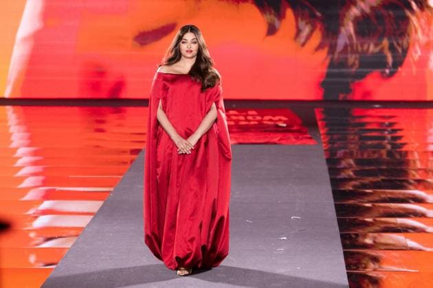 PFW L Oreal Runway Aishwarya Rai attending Le Defile L Oreal Paris – Walk Your Worth Womenswear Spring-Summer 2025 show as part of Paris Fashion Week, in Paris, France on September 23, 2024. Photo by Aurore Marechal ABACAPRESS.COM Paris France Copyright: xMarechalxAurore ABACAx