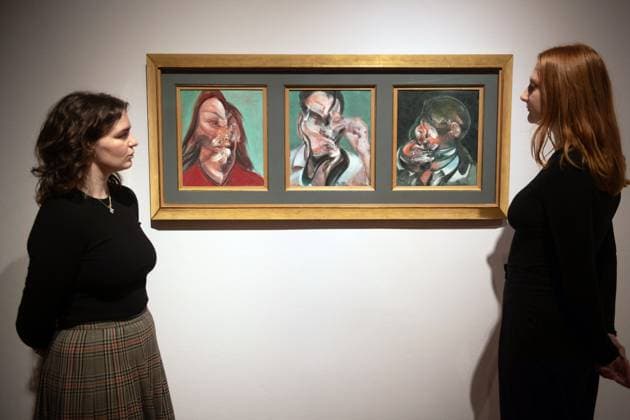Francis Bacon: Human Presence Photo Call at National Portrait Gallery, London A staff member views Three Studies for Portraits: Isabel Rawsthorne, Lucian Freud and J.H. , 1966 by Francis Bacon as part of The National Portrait Gallery s Francis Bacon: Human Presence Exhibition which runs from 10 October 2024 - 19 Jan 2025 at National Portrait Gallery in London, England, UK on Wednesday 9 October, 2024., Credit:Justin Ng Avalon UK, England, London, National Portrait Gallery Copyright: xJustinxNgx xAvalonx 0918624017