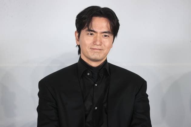 S. Korean actor Lee Jin-wook S. Korean actor Lee Jin-wook South Korean actor Lee Jin-wook, who stars in the new movie The Priests 2: Dark Nuns, attends a publicity event in Seoul on Dec. 16, 2024, to promote the movie, set to hit local screens in South Korea on Jan. 24. (Yonhap) 2024-12-16 18:23:26 < 1980-2024 YONHAPNEWS AGENCY. .> ¼¿ïƯº°½Ã EDITORIAL USE ONLY Copyright: xx PYH2024121615750034400 YonhapxNewsx yonphotos236688