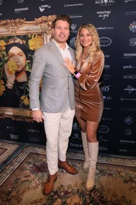 Ich bin ein Star – Holt mich hier raus! powered by Julian F.M. Stoeckel, Raul Richter und Vanessa Schmitt auf dem Dschungel Carpet zum Public Viewing zum TV-Start der neuen Staffel, Hotel Pullmann Schweizer Hof, Berlin, Berlin