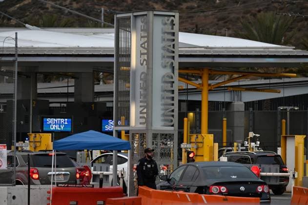 February 6, 2025, Tijuana, Baja California, Mexico: The San Ysidro Port of Entry crossing in Tijuana, Baja California, Mexico, on Thursday, February 6, 2025. At the southern border between the US and Mexico a planned distribution of 10,000 Mexican National Guard troops on the US border, under an agreement with US President Donald Trump to stop the flow of migration and drugs like fentanyl. Tijuana Mexico - ZUMAm180 20250206_zip_m180_025 Copyright: xCarlosxA.xMorenox
