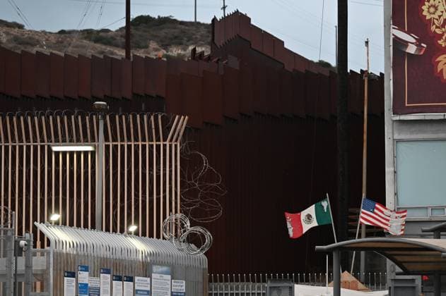 February 6, 2025, Tijuana, Baja California, Mexico: The San Ysidro Port of Entry crossing in Tijuana, Baja California, Mexico, on Thursday, February 6, 2025. At the southern border between the US and Mexico a planned distribution of 10,000 Mexican National Guard troops on the US border, under an agreement with US President Donald Trump to stop the flow of migration and drugs like fentanyl. Tijuana Mexico - ZUMAm180 20250206_zip_m180_026 Copyright: xCarlosxA.xMorenox