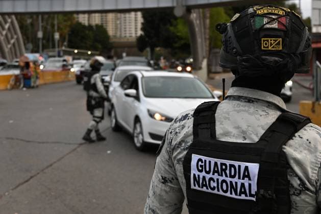 February 6, 2025, Tijuana, Baja California, Mexico: Mexican National Guard officers check vehicles heading to the United States into San Diego, California at the San Ysidro Port of Entry crossing in Tijuana, Baja California, Mexico, on Thursday, February 6, 2025. At the southern border between the US and Mexico a planned distribution of 10,000 Mexican National Guard troops on the US border, under an agreement with US President Donald Trump to stop the flow of migration and drugs like fentanyl. Tijuana Mexico - ZUMAm180 20250206_zip_m180_031 Copyright: xCarlosxA.xMorenox