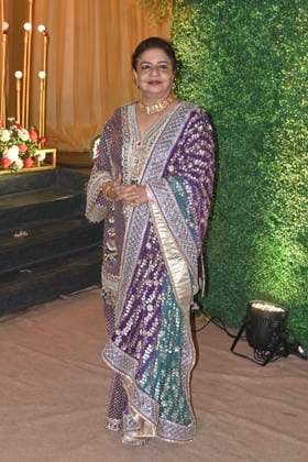 Mumbai, India, 6, FEBRUARY, 2025: Priyanka Chopra, joined by Nick Jonas, Anusha Dandekar, and Madhu Chopra, made a stunning appearance at her brother s sangeet ceremony. The glamorous gathering radiated celebration vibes, with the Jonas family adding an international charm to the festivities. Copyright: xx