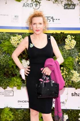 Sunnyi Melles bei der Verleihung des Deutschen Filmpreises am 24. Juni 2022 im Palais am Funkturm in den Messe-Hallen in Berlin.