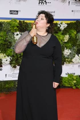 Meltem Kaptan bei der Verleihung des Deutschen Filmpreises Lola am 24. Juni 2022 im Palais am Funkturm in den Messe-Hallen in Berlin. Berlin Deutschland