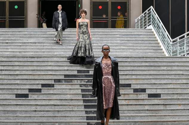 February 18, 2025, Madrid, Madrid, SPAIN: The Museo del Traje in Madrid has hosted the fashion show by designer Duyos, where the designer presents TECNO, his autumn-winter 2025-2026 collection. The designer is parading for the first time outside MBFWMadrid and he does so with a carefully crafted and groundbreaking staging and a clear message to combat ageism and defend that beauty is diverse and ageless. On this unique catwalk at the Museo del Traje, with its imposing main staircase as its cornerstone, more than 40 models, aged between 18 and 64, will showcase the firm s new proposals. Duyos gives visibility to women over 50 who were no longer active, recovering some of the protagonists of his shows in the 90s and 2000s. Among them, Laura S - ZUMAz108 20250218_znp_z108_053 Copyright: xRichardxZubelzux