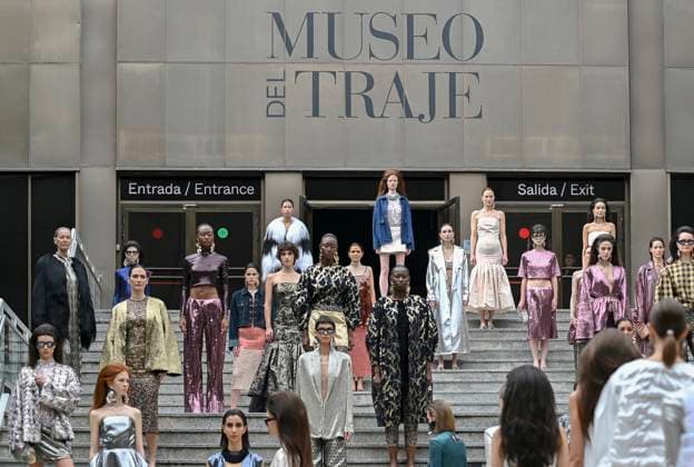 February 18, 2025, Madrid, Madrid, SPAIN: The Museo del Traje in Madrid has hosted the fashion show by designer Duyos, where the designer presents TECNO, his autumn-winter 2025-2026 collection. The designer is parading for the first time outside MBFWMadrid and he does so with a carefully crafted and groundbreaking staging and a clear message to combat ageism and defend that beauty is diverse and ageless. On this unique catwalk at the Museo del Traje, with its imposing main staircase as its cornerstone, more than 40 models, aged between 18 and 64, will showcase the firm s new proposals. Duyos gives visibility to women over 50 who were no longer active, recovering some of the protagonists of his shows in the 90s and 2000s. Among them, Laura S - ZUMAz108 20250218_znp_z108_076 Copyright: xRichardxZubelzux