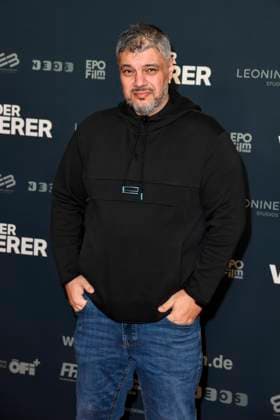 Imad Mardnli zu Gast auf dem Roten Teppich bei der der Publikumspremiere des Films DER VIERER im Zoo Palast am 14.November 2024 in Berlin Berlin Deutschland