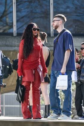 Arrivals at the Off White fashion show, at the headquarters of the French Communist Party PCF , Fashion Collection Ready to Wear Fall Winter 2025 2026 at Paris Fashion Week PFW Guest at arrivals at the Off White fashion show, at the headquarters of the French Communist Party PCF , Fashion Collection Ready to Wear Fall Winter 2025 2026 at Paris Fashion Week PFW , in Paris, France, March 6, 2025 Christophe Clovis Bestimage Arrivals at the Off White fashion show, at the headquarters of the French Communist Party PCF , Fashion Collection Ready to Wear Fall Winter 2025 2026 during Paris Fashion Week PFW , in Paris, France, March 6, 2025 Paris France Copyright: xChristophexClovisx xBestimagexChristophexClovisx xBestimagex