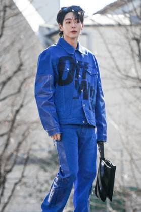 Arrivals at the Off White fashion show, at the headquarters of the French Communist Party PCF , Fashion Collection Ready to Wear Fall Winter 2025 2026 at Paris Fashion Week PFW Poompat Iam samang at arrivals at the Off White fashion show, at the headquarters of the French Communist Party PCF , Fashion Collection Ready to Wear Fall Winter 2025 2026 at Paris Fashion Week PFW , in Paris, France, March 6, 2025 Christophe Clovis Bestimage Arrivals at the Off White fashion show, at the headquarters of the French Communist Party PCF , Fashion Collection Ready to Wear Fall Winter 2025 2026 during Paris Fashion Week PFW , in Paris, France, March 6, 2025 Paris France Copyright: xChristophexClovisx xBestimagexChristophexClovisx xBestimagex