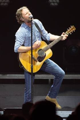 Dierks Bentley headlines Country 2 Country Music Festival 2025, Saturday - O2 Arena, London, UK please note photos are strictly for editorial purposes only American singer-songwriter Dierks Bentley headlines the Country 2 Country (C2C) Music Festival - O2 Arena, London, England, UK on Saturday 15 March 2025., Credit:Justin Ng Avalon UK, England, London, O2 Arena Copyright: xJustinxNgx xAvalonx 0976155655