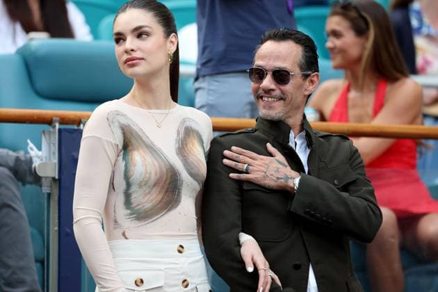 Miami Gardens, Florida, USA: MARC ANTHONY, 56, and his wife Paraguayan model, pageant titleholder, and advocate NADIA FERREIRA, 25, attend the match where Djokovic of Serbia defeats Carabelli of Argentina during Day 6 of the Miami Open at Hard Rock Stadium in Miami Gardens, Florida. Marc Anthony whose real name is Marco Antonio Muniz, is a Grammy and Latin Grammy award-winning American singer and actor. He s the best-selling salsa artist ever, selling more than 12 million albums worldwide. Miami Gardens USA - ZUMAs214 20250323_aba_s214_024 Copyright: xSMGx