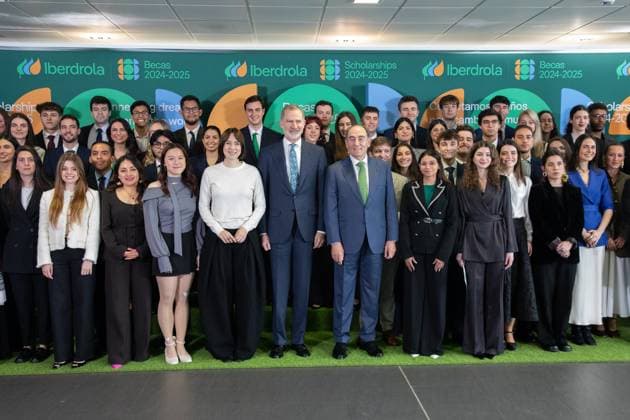 King Felipe VI, accompanied by the Chairman of Iberdrola, Ignacio Galán, and the Minister of Science, Innovation and Universities, Diana Morant, presented the Iberdrola Scholarships at the Iberdrola Campus, on March 24, 2025, in San Agustín de Guadalix, Madrid Spain The scholarships contribute to excellence in the training of young people, providing them with a high degree of qualification that facilitates their access to their first job, providing them with a high degree of qualification that facilitates their access to their first job These scholarships promote the training of young high-level professionals in the field of energy, studying in different areas of interest Computer Engineering, Mathematics and Big Data, Cybersecurity, Infor Copyright: xRafaelxBastantex 6600987