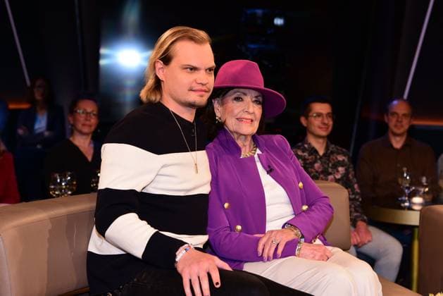 Wilson Gonzalez Ochsenknecht und seine Grossmutter Baerbel Wierichs zu Gast bei der NDR Talk Show am 4.04.2025 in Hamburg NDR Talk Show am 4.04.2025 in Hamburg