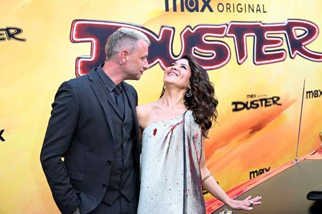Camille Guaty mit Ehemann Sy Rhys Kaye bei der Premiere der HBO Max Original Serie Duster in den Universal Studios. Universal City, 08.05.2025
