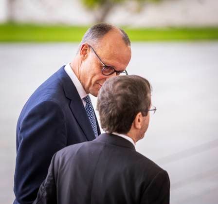 (L-R) Friedrich Merz (CDU), Bundeskanzler, empfaengt Isaac Herzog, Staatspraesident von Israel, im Bundeskanzleramt in Berlin, 12.05.2025. Berlin Deutschland Copyright: xAmreixSchulzx
