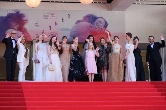 Sound Of Falling Red Carpet NG Lucas Schmidt, Maren Schmitt, Luzia Oppermann, Laeni Geiseler, guest, Susanne Wust, Hanna Heckt, Mascha Schilinski, Lena Urzendowsky, Lea Drinda, Luise Heyer and Louise Peters attending the ‘Sound Of Falling’ Screening and Red Carpet at Palais Des Festivals in Cannes, France on May 14 2025 as part of the 78th Cannes Film Festival. Photo by Nicolas Genin ABACAPRESS.COM Cannes France Copyright: xGeninxNicolas ABACAx