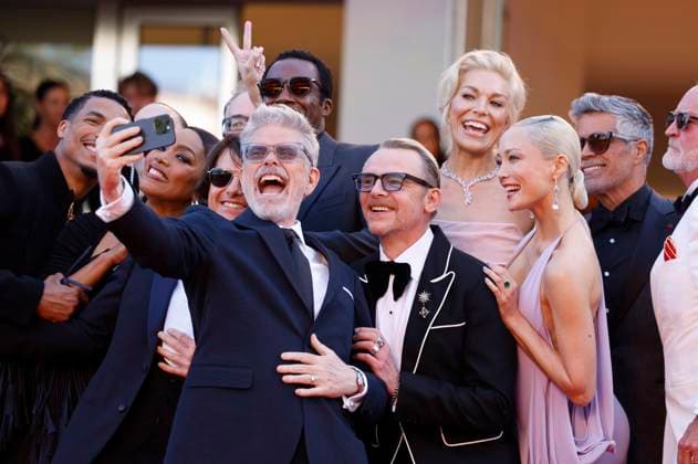 Internationale Filmfestspiele von Cannes, Mission Impossible - The Final Reckoning Premiere Greg Tarzan Davis, Angela Bassett, Tom Cruise, Christopher McQuarrie, Tramell Tillman, Simon Pegg, Hannah Waddingham, Pom Klementieff, Esai Morales und Erik Jendresen bei der Premiere des Kinofilms Mission: Impossible 8 - The Final Reckoning auf dem Festival de Cannes 2025 78. Internationale Filmfestspiele von Cannes im Palais des Festivals. Cannes, 14.05.2025