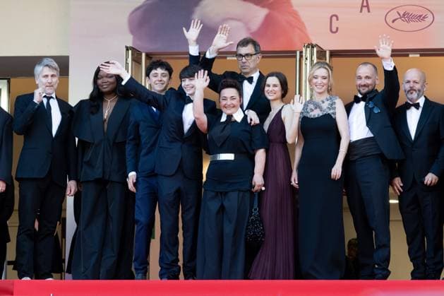 Dossier 137 (Case 137) Red Carpet - The 78th Annual Cannes Film Festival (L-R) Mathilde Riu, Stanislas Merhar, Guslagie Malanda, Cà me Peronnet, Solà n Machado-Graner, Sandra Colombo, Dominik Moll, Mathilde Roehrich, Là a Drucker, Jonathan Turnbull, Gilles Marchand, Theo Costa - Marini and Valentin Campagne attends the Dossier 137 (Case 137) red carpet at the 78th annual Cannes Film Festival at Palais des Festivals on May 15, 2025 in Cannes, France Copyright: xKazukoxWakayamax