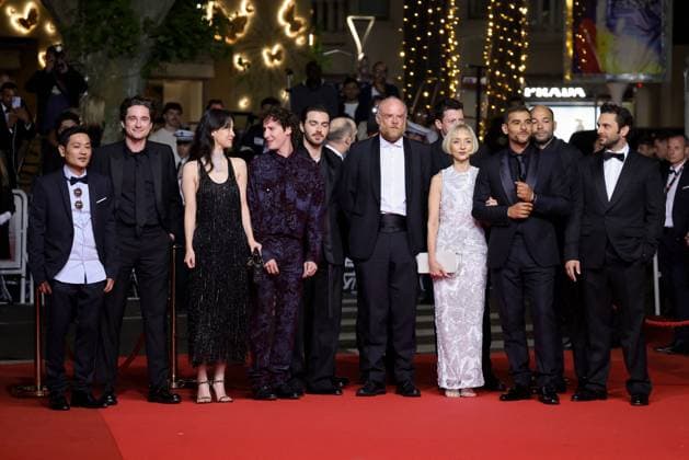 J Montée des marches du film Le roi soleil lors du 78ème Festival International du Film de Cannes Xianzeng Pan, Joseph Olivennes, Lucie Zhang, Nemo Schiffman, Panayotis Pascot, Vincent Maël Cardona, Maria de Medeiros, Christophe Barral, Sofiane Zermani, Toufik Ayadi, Pio Marmaï Montée des marches du film Le roi soleil lors du 78ème Festival International du Film de Cannes, au Palais des Festivals à Cannes Le 17 mai 2025 Jacovides Moreau Bestimage Red carpet for the movie Le roi soleil during the 78th Cannes International Film Festival at the Palais des Festivals in Cannes, France On may 17th 2025 Cannes France Copyright: xJACOVIDES-MOREAUx xBESTIMAGExJACOVIDES-MOREAUx xBESTIMAGEx