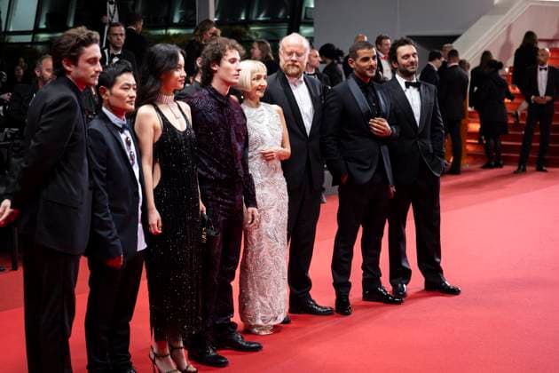 Montée des marches du film Le roi soleil lors du 78ème Festival International du Film de Cannes Xianzeng Pan, Joseph Olivennes, Lucie Zhang, Nemo Schiffman, Panayotis Pascot, Vincent Maël Cardona, Maria de Medeiros, Christophe Barral, Sofiane Zermani et Pio Marmaï, guest Montée des marches du film Le roi soleil lors du 78ème Festival International du Film de Cannes, au Palais des Festivals à Cannes Le 17 mai 2025 Olivier Borde Bestimage Red carpet for the movie Le roi soleil during the 78th Cannes International Film Festival at the Palais des Festivals in Cannes, France On may 17th 2025 Cannes France Copyright: xOLIVIERxBORDEx xBESTIMAGExOLIVIERxBORDEx xBESTIMAGEx