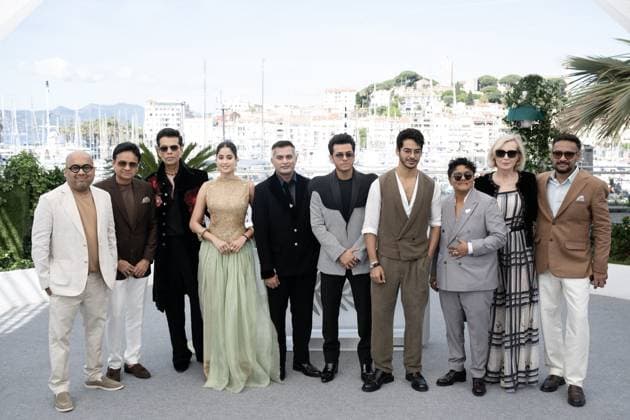 Cannes - Homebound photocall DN Somen Mishra, Apoorva Mehta, Karan Johar, Janhvi Kapoor, Neeraj Ghaywan, Vishal Jethwa, Ishaan Khatter, Marijke Desouza, Mélita Toscan du Plantier and Pravin Khairnar pose during the Homebound photocall at the 78th annual Cannes Film Festival at Palais des Festivals on May 21, 2025 in Cannes, France. Photo by David NIVIERE ABACAPRESS.COM CANNES France Copyright: xNivierexDavid ABACAPRESS.COMx