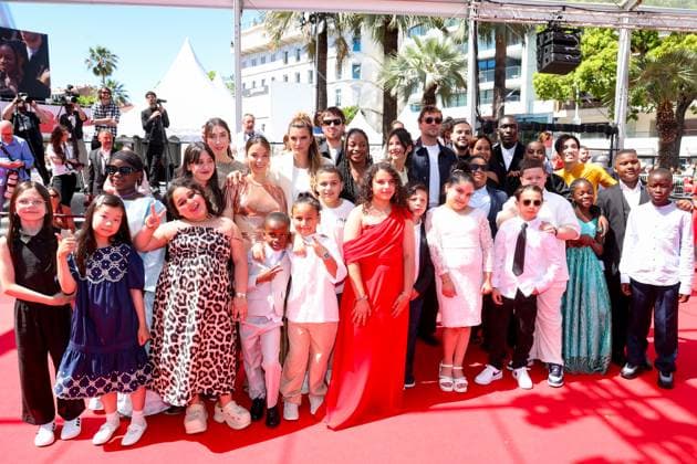 J Montée des marches du film Man O Bachech Woman and child lors du 78ème Festival International du Film de Cannes Suzanne de Baecque, Shirel Nataf, Romane Gueret, Fanta Kebe, Lise Akoka, Zakaria Tayeb Lazab, Amel Bent, Mouctar Diawara, Yuming Hey, guest Montée des marches du film Man O Bachech Woman and child lors du 78ème Festival International du Film de Cannes, au Palais des Festivals à Cannes Le 22 mai 2025 Jacovides Moreau Bestimage Red carpet for the movie Man O Bachech Woman and child during the 78th Cannes International Film Festival at the Palais des Festivals in Cannes, France On may 21th 2025 Cannes France Copyright: xJACOVIDES-MOREAUx xBESTIMAGExJACOVIDES-MOREAUx xBESTIMAGEx