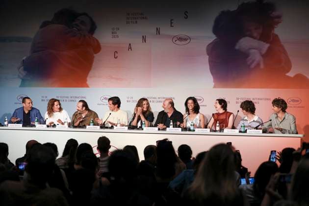 78eme Festival International du Film de Cannes Press conference for the film La venue de lavenir 78th Cannes International Film Festival Press conference for the film The Coming of the Future 445009 2025 05 23 Cannes France Wapler, Abraham De France, Cécile Klapisch, Cédric Lindon, Suzanne Giraudeau, Sara Kircher, Paul Schneider, Vassili Piaton, Julia Macaigne, Vincent Soualem, Zinedine Copyright: xIvankaxVoisinx xStarfacex STAR_445009_002