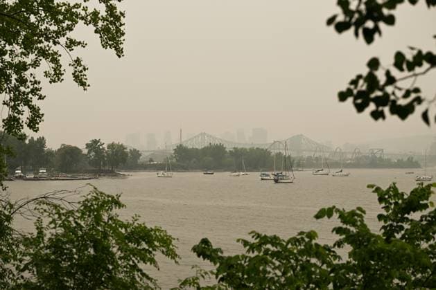 Wildfire Smoke Makes Montreal And Toronto Worst Cities For Air Quality MONTREAL, CANADA - JUNE 6: A view of Montrà al s Jacques Cartier Bridge area obscured by travelling wildfire smoke, in Montreal, Quebec, Canada, on June 6, 2025. As hundreds of wildfires rage across Canada, drifting smoke has triggered emergency evacuations, power outages, and air quality alerts in Ontario, Quà bec, and parts of the U.S., with Montreal ranking as the second most polluted city in the world on June 6, ahead of Delhi and Santiago, and Toronto placing fourth, according to IQAir. Montreal Canada Copyright: xSTRx originalFilename: str-wildfire250606_np7t2.jpg