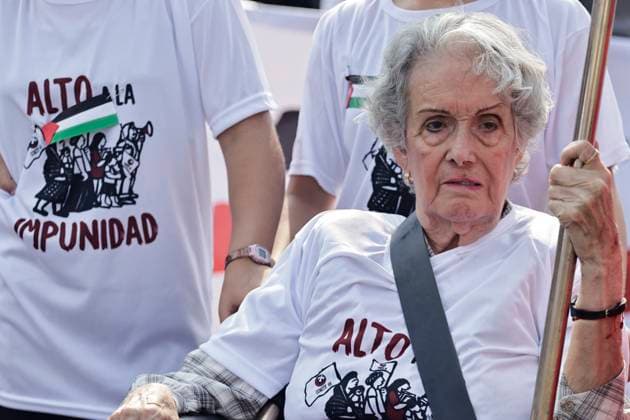 June 10, 2025, Mexico, Cdmx, Mexico: Protesters gather to commemorate the anniversary of the Halconazo or Corpus Christi massacre. This event occurred on June 10, 1971, when, on orders from the Mexican government, police, army, and plainclothes paramilitaries violently suppressed a student demonstration against the president of the time, Luis EcheverroÂa. Mexico Mexico - ZUMAp204 20250610_zip_p204_018 Copyright: xJosuexPerezx